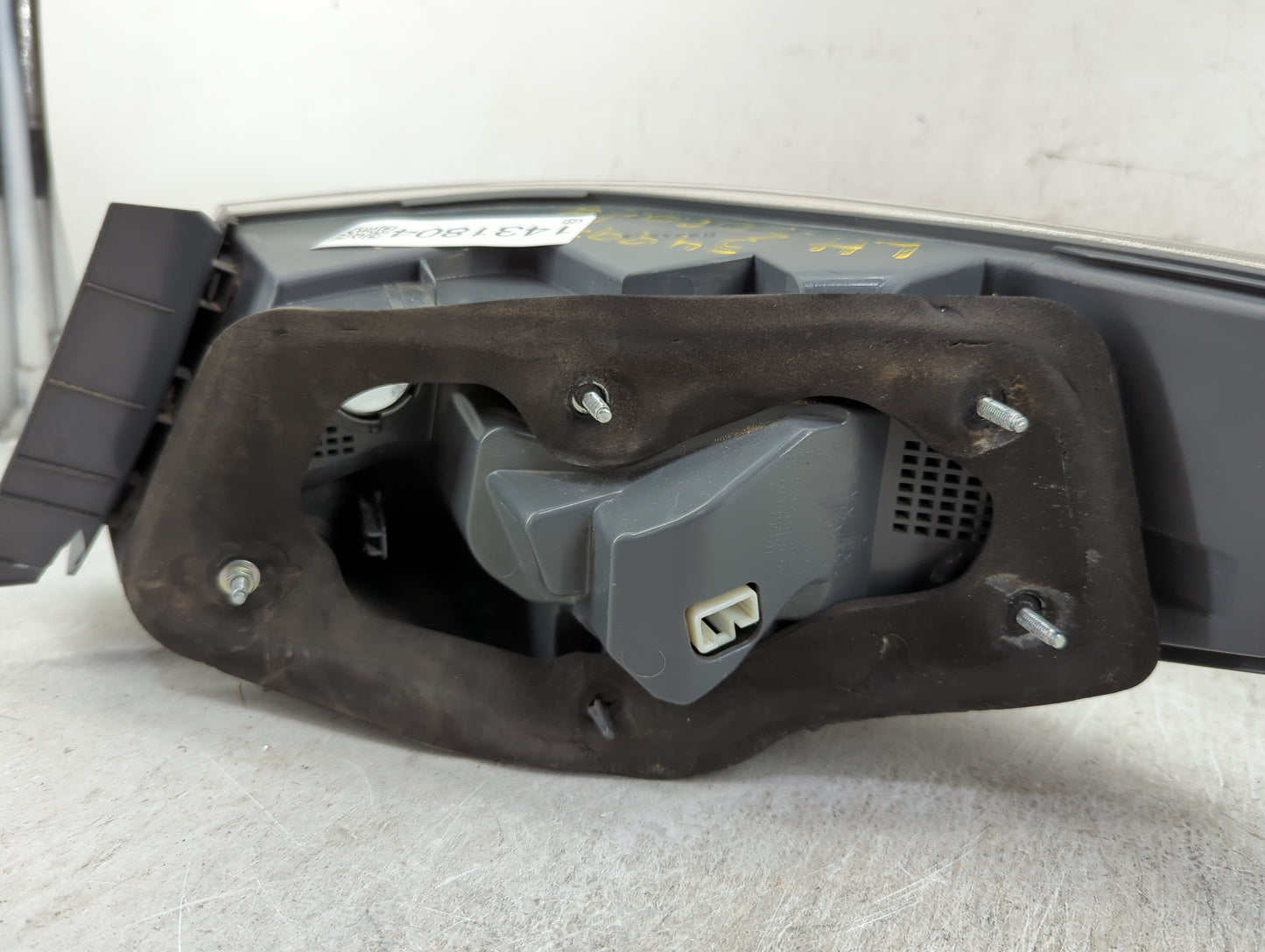 2011 Hyundai Sonata Tail Light Assembly Passenger Right OEM P/N:92401-3S Fits OEM Used Auto Parts - Oemusedautoparts1.com