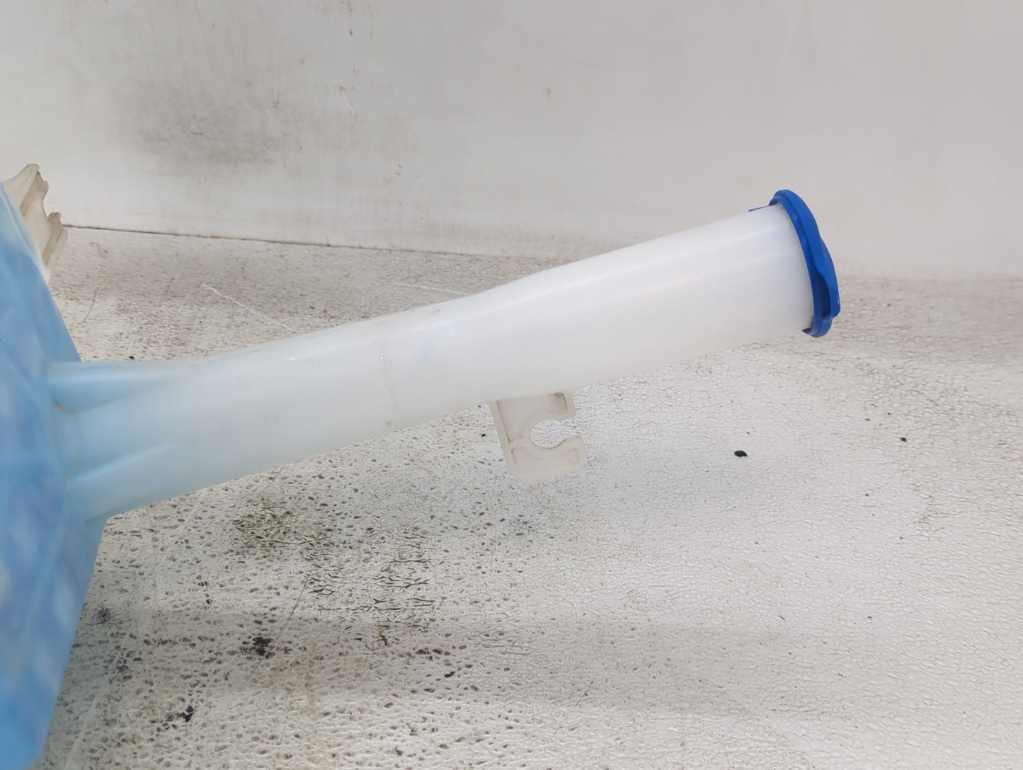 2011-2015 Hyundai Sonata Windshield Washer Fluid Reservoir Bottle Oem - Oemusedautoparts1.com