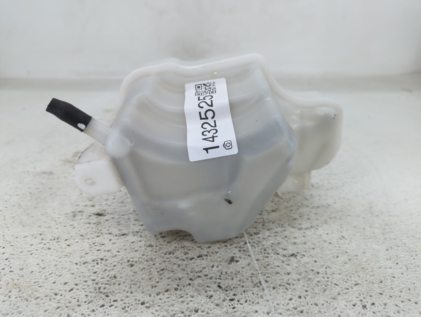 2011-2015 Hyundai Sonata Radiator Coolant Overflow Expansion Tank Bottle - Oemusedautoparts1.com
