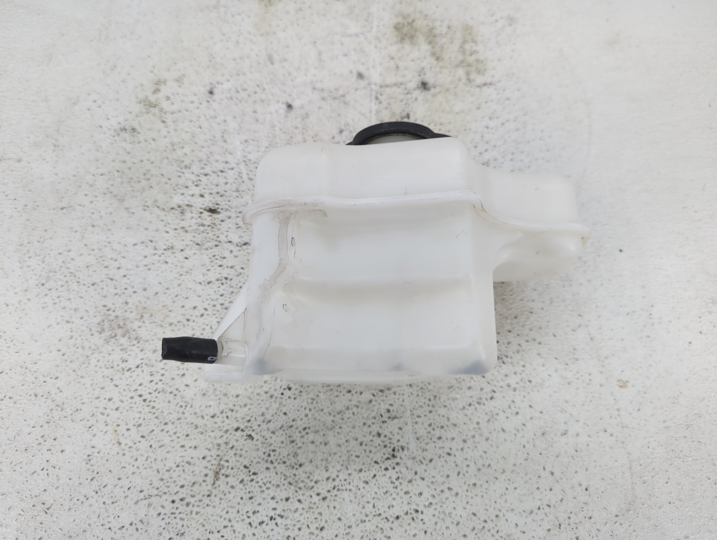 2011-2015 Hyundai Sonata Radiator Coolant Overflow Expansion Tank Bottle - Oemusedautoparts1.com