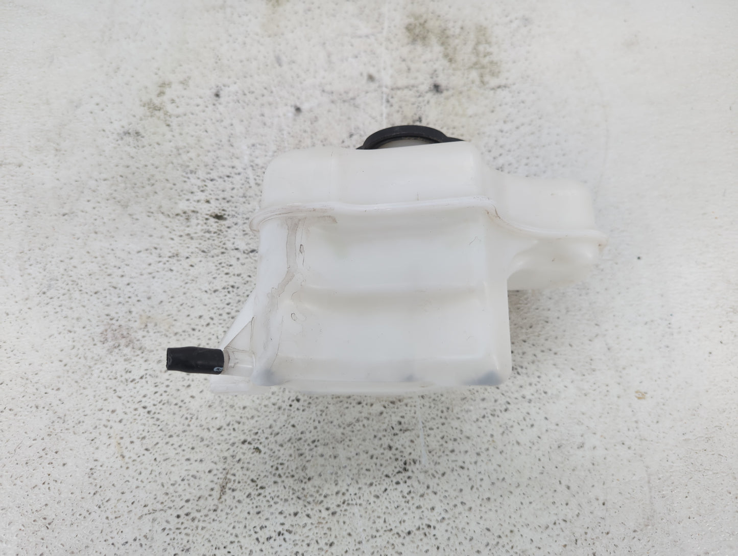 2011-2015 Hyundai Sonata Radiator Coolant Overflow Expansion Tank Bottle 1432597 - Oemusedautoparts1.com