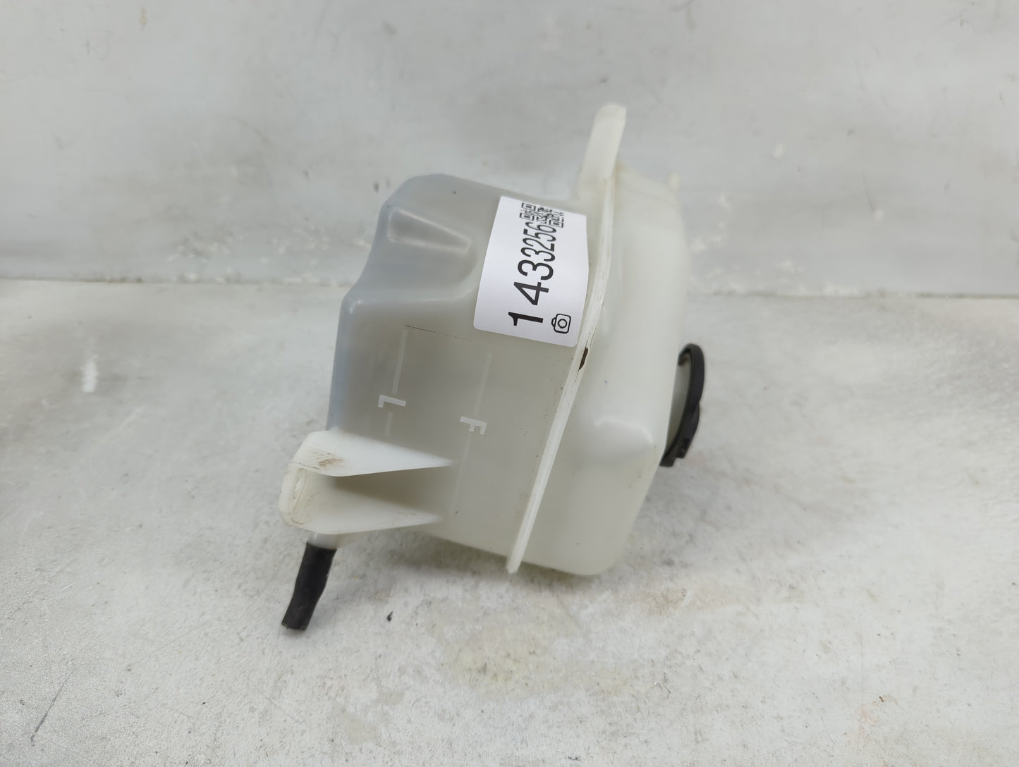 2011-2015 Hyundai Sonata Radiator Coolant Overflow Expansion Tank Bottle 1433256 - Oemusedautoparts1.com