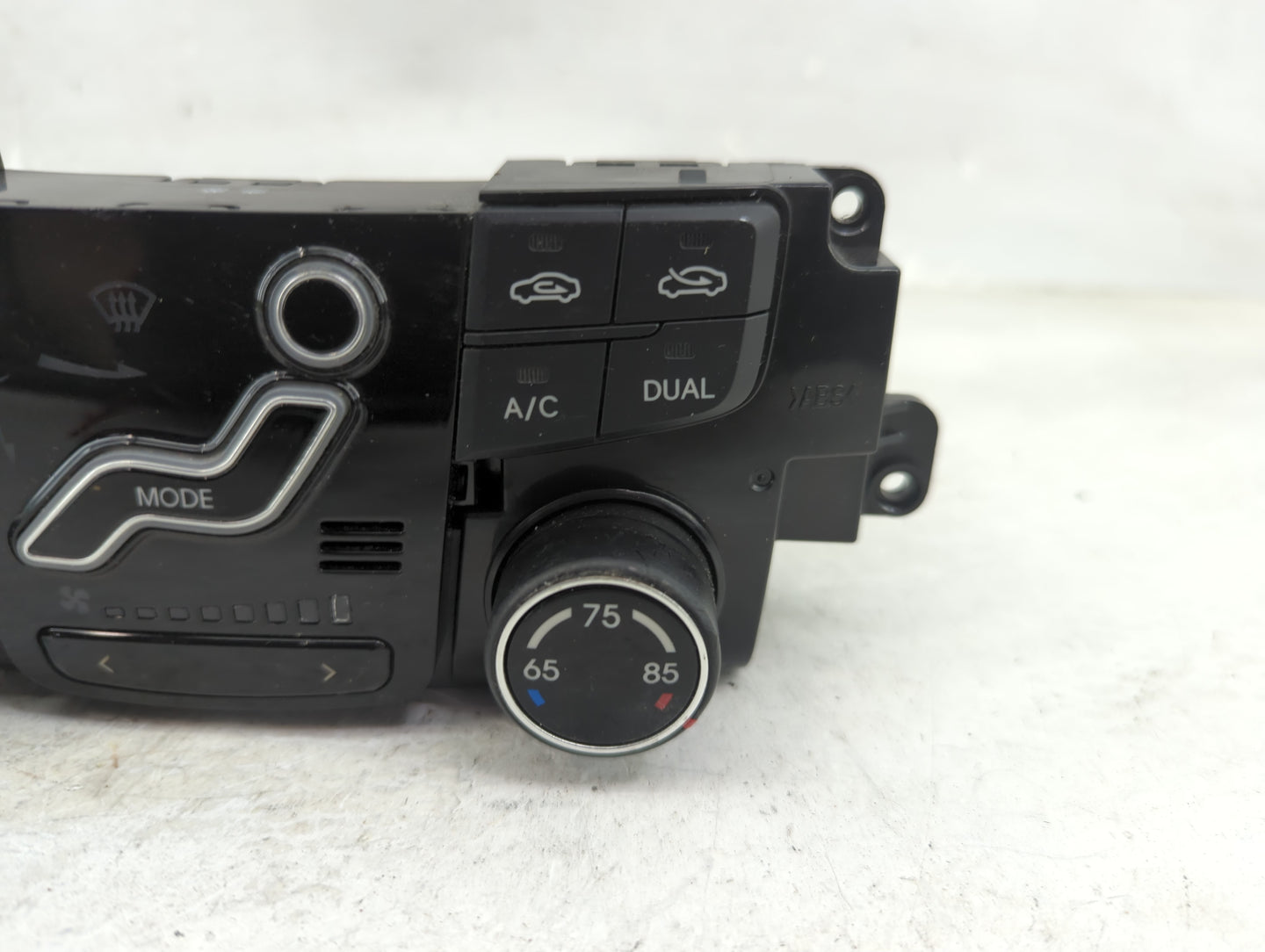 2011 Hyundai Sonata Climate Control Module Temperature AC/Heater Replacement P/N:97250-3QDA0 Fits OEM Used Auto Parts - Oemu