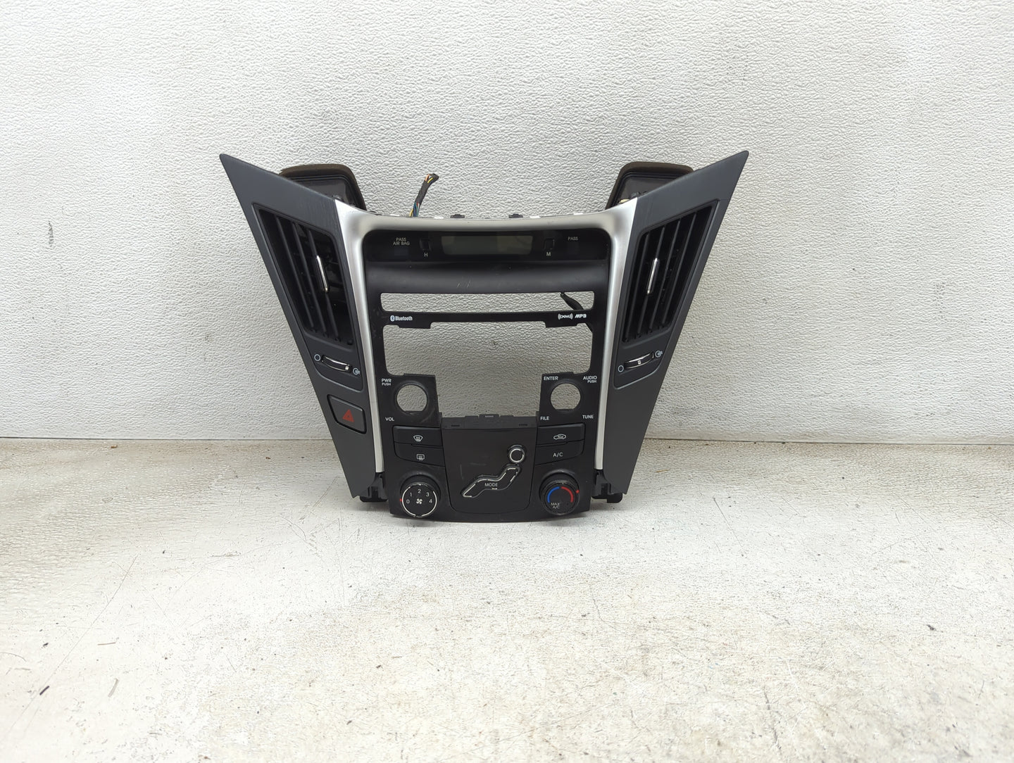 2011 Hyundai Sonata Climate Control Module Temperature AC/Heater Replacement P/N:94510-3Q000 Fits OEM Used Auto Parts - Oemu