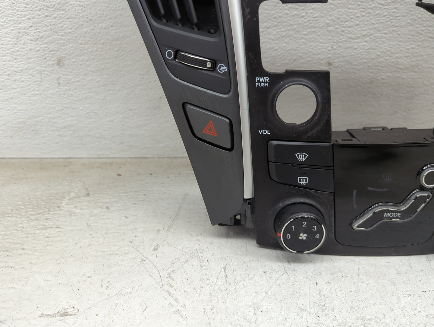 2011 Hyundai Sonata Climate Control Module Temperature AC/Heater Replacement P/N:94510-3Q000 Fits OEM Used Auto Parts - Oemu