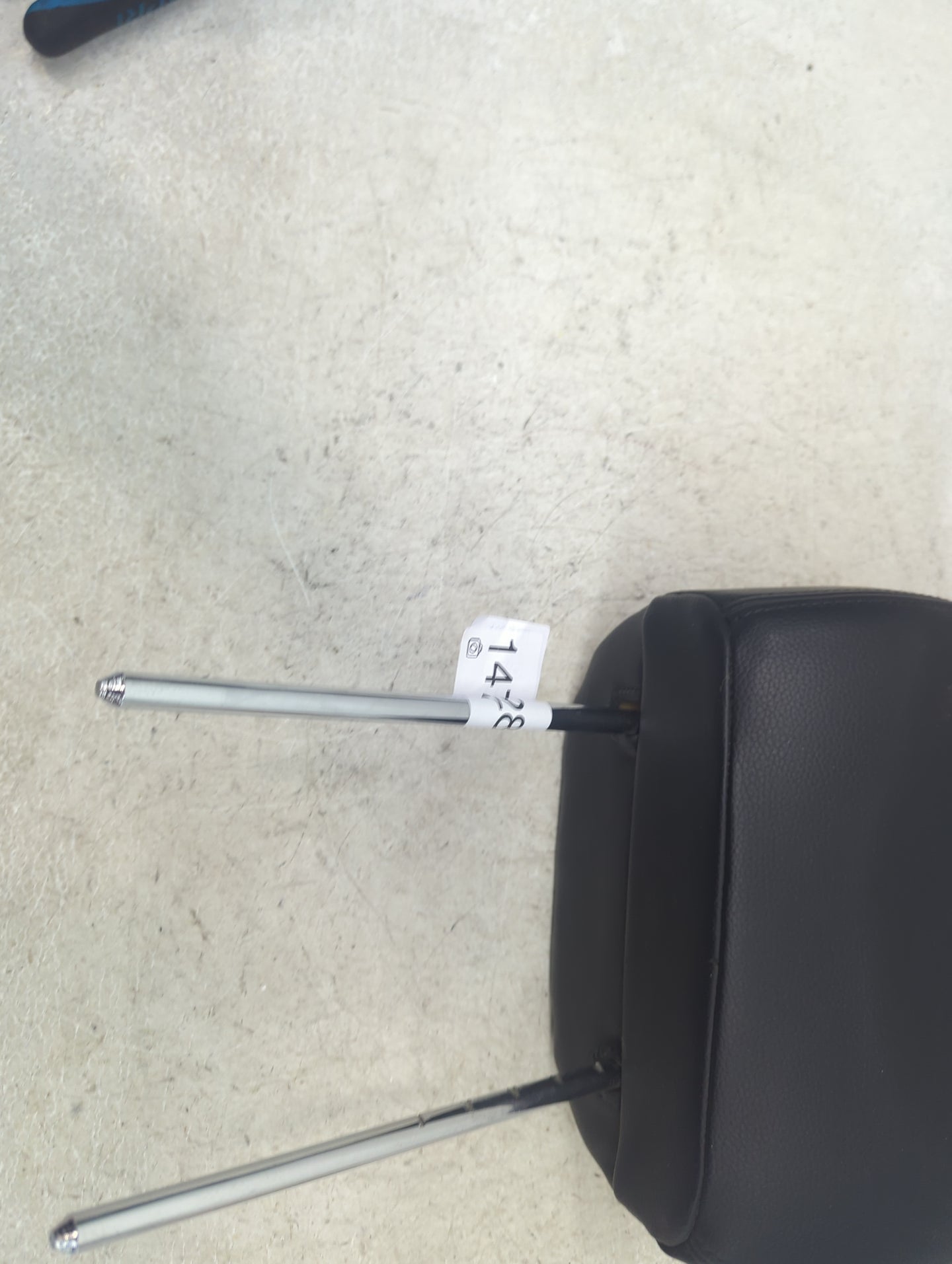 2011 Hyundai Sonata Headrest Head Rest Front Driver Seat Black - Oemusedautoparts1.com