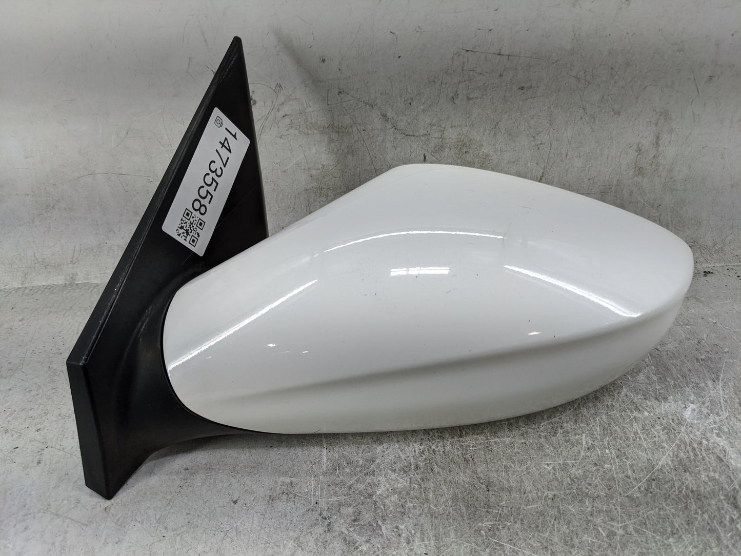 2011-2014 Hyundai Sonata Driver Side View Mirror - Left Door Mirror OEM Used - Oemusedautoparts1.com