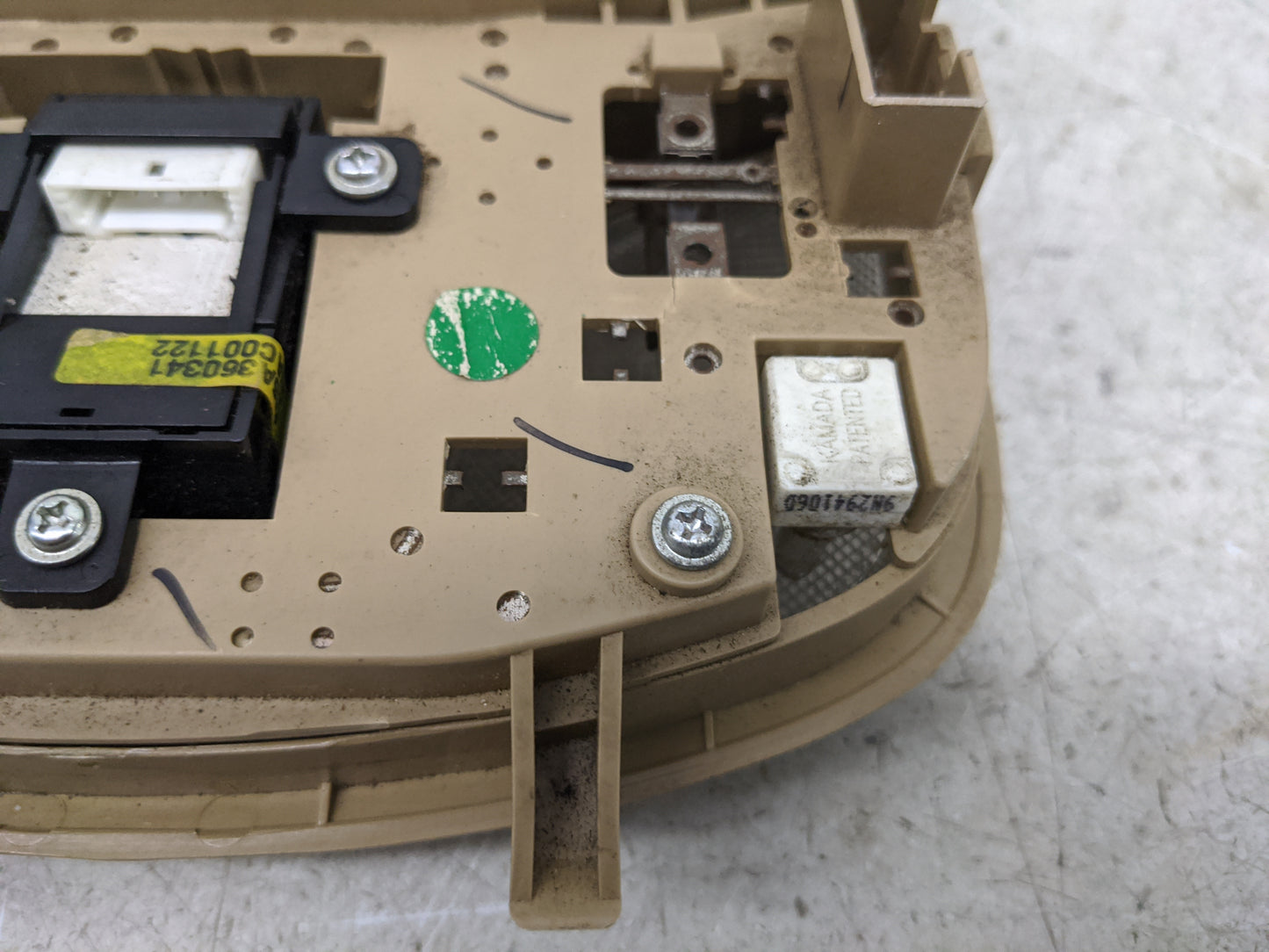 2011 Hyundai Sonata Overhead Roof Console Beige - Oemusedautoparts1.com