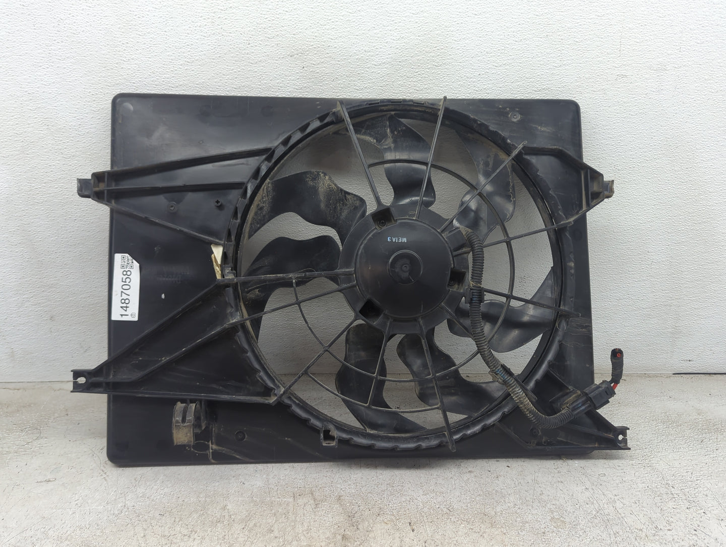 2011 Hyundai Sonata Electric Radiator Cooling Fan Motor Assembly P/N:MEIA3 Fits OEM Used Auto Parts - Oemusedautoparts1.com