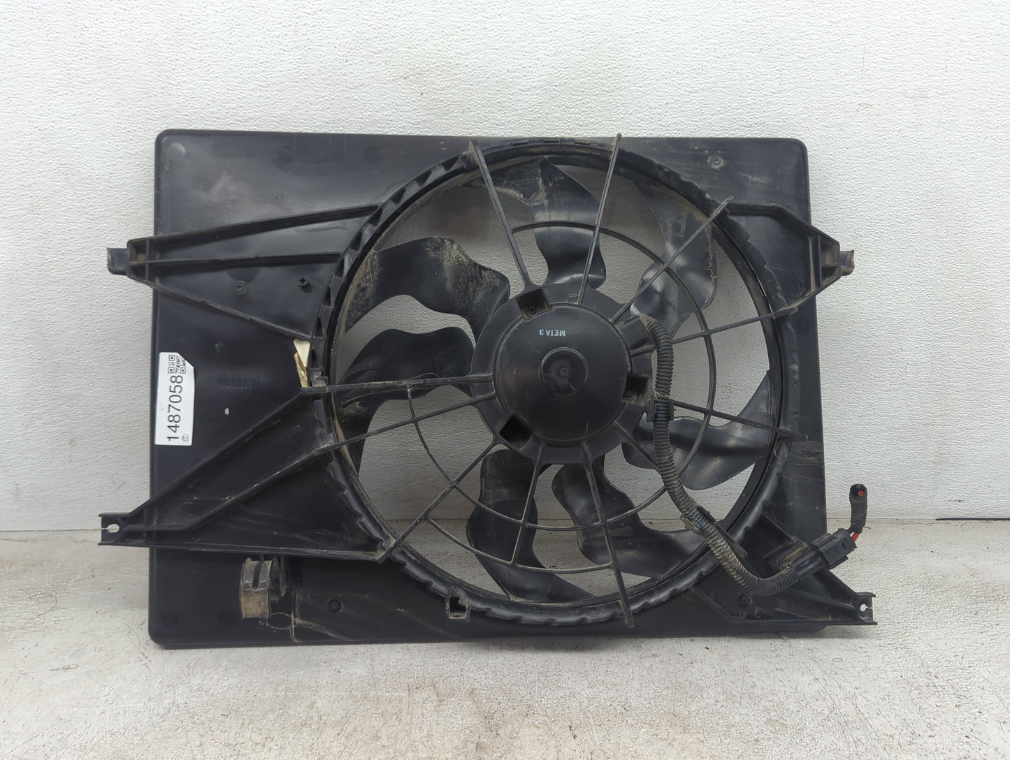 2011 Hyundai Sonata Electric Radiator Cooling Fan Motor Assembly P/N:MEIA3 Fits OEM Used Auto Parts - Oemusedautoparts1.com