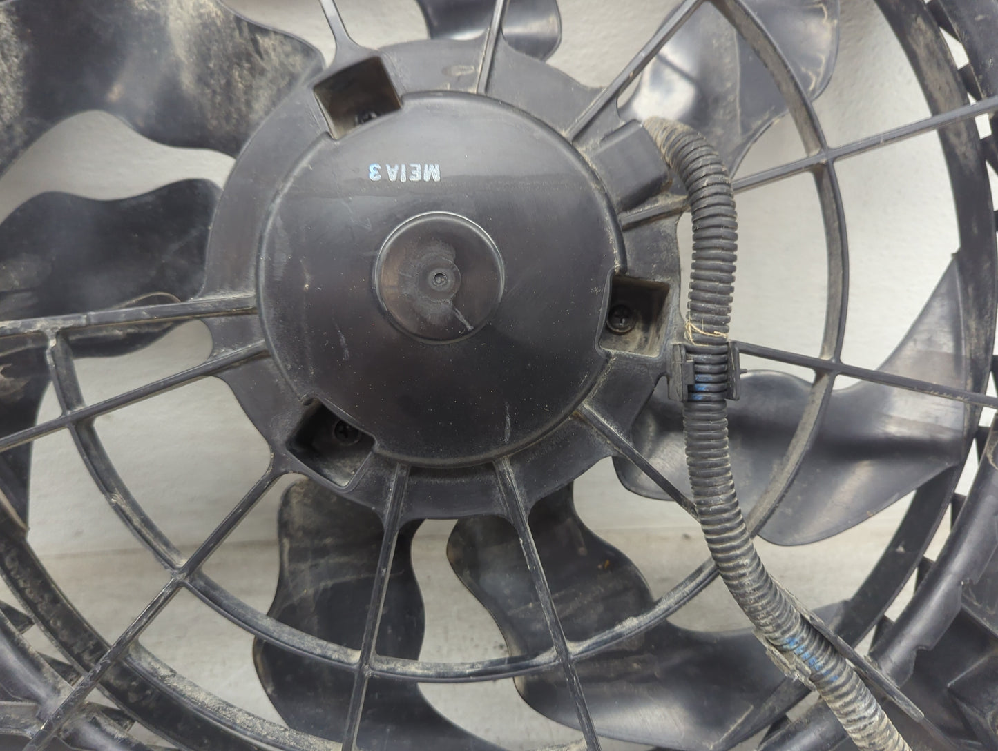 2011 Hyundai Sonata Electric Radiator Cooling Fan Motor Assembly P/N:MEIA3 Fits OEM Used Auto Parts - Oemusedautoparts1.com