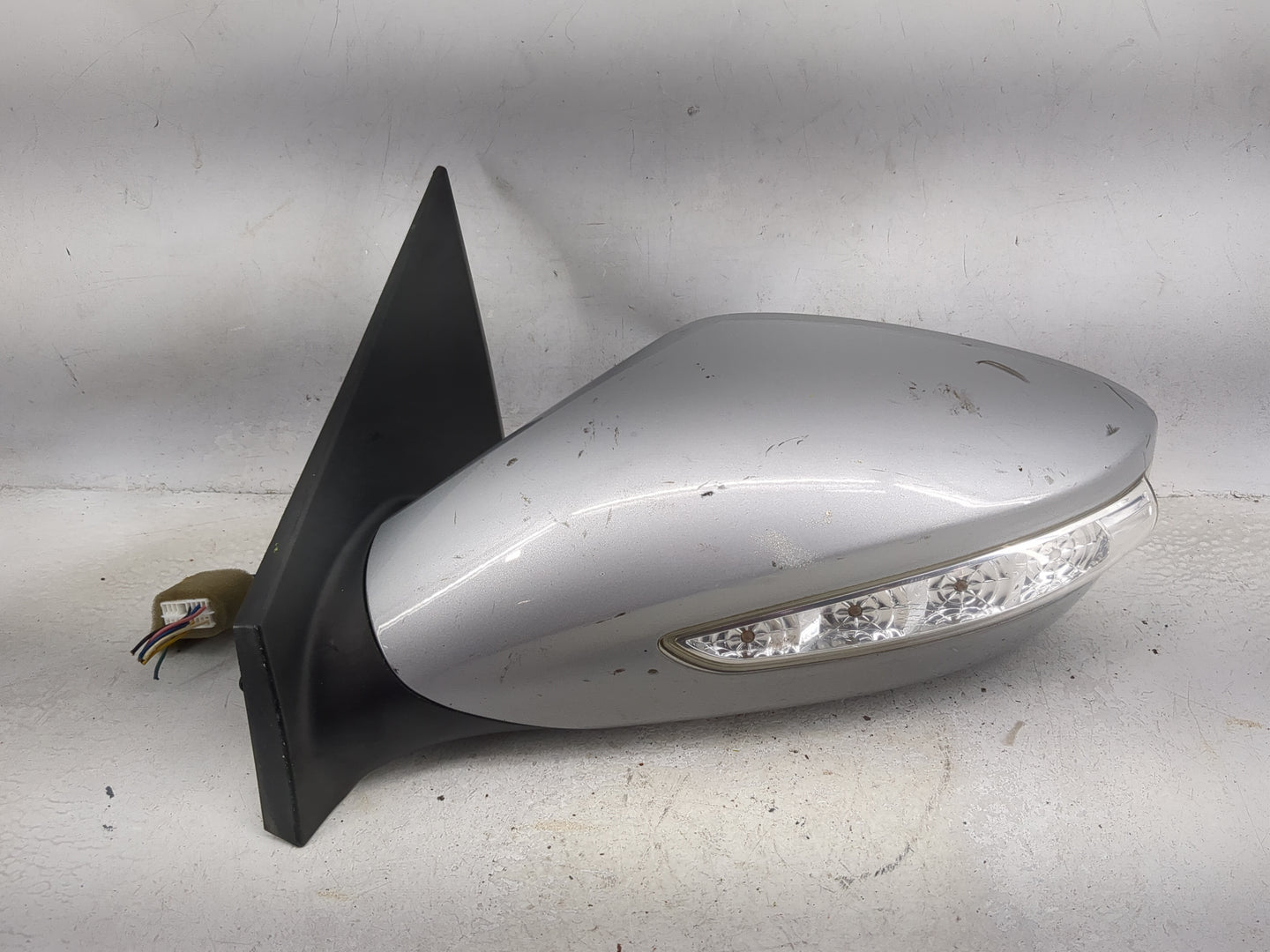2011-2014 Hyundai Sonata Driver Side View Mirror - Left Door Mirror OEM Used - Oemusedautoparts1.com
