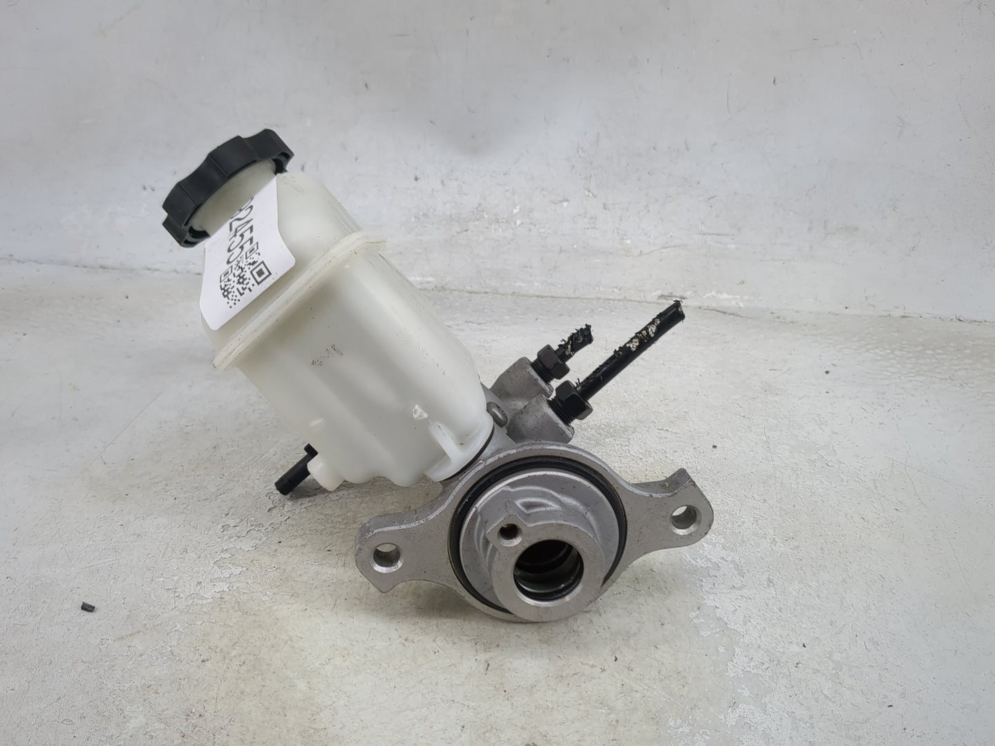 2011-2014 Hyundai Sonata Brake Master Cylinder 1492455 - Oemusedautoparts1.com