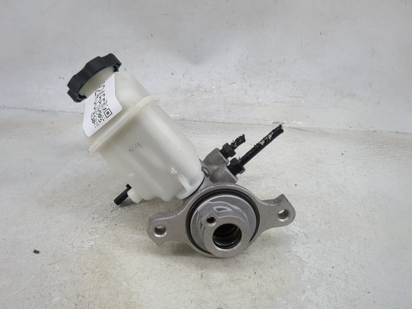 2011-2014 Hyundai Sonata Brake Master Cylinder 1492455 - Oemusedautoparts1.com