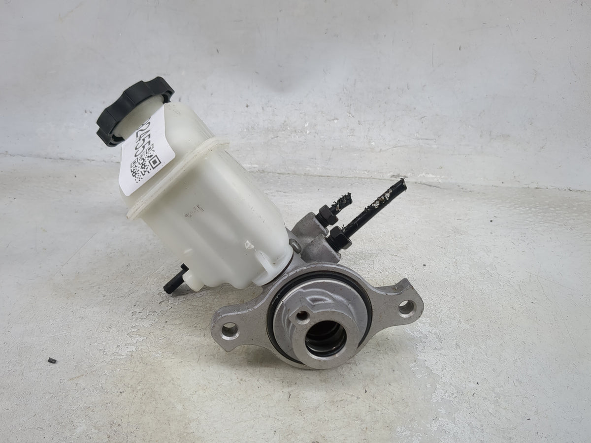 2011-2014 Hyundai Sonata Brake Master Cylinder 1492455 - Oemusedautoparts1.com