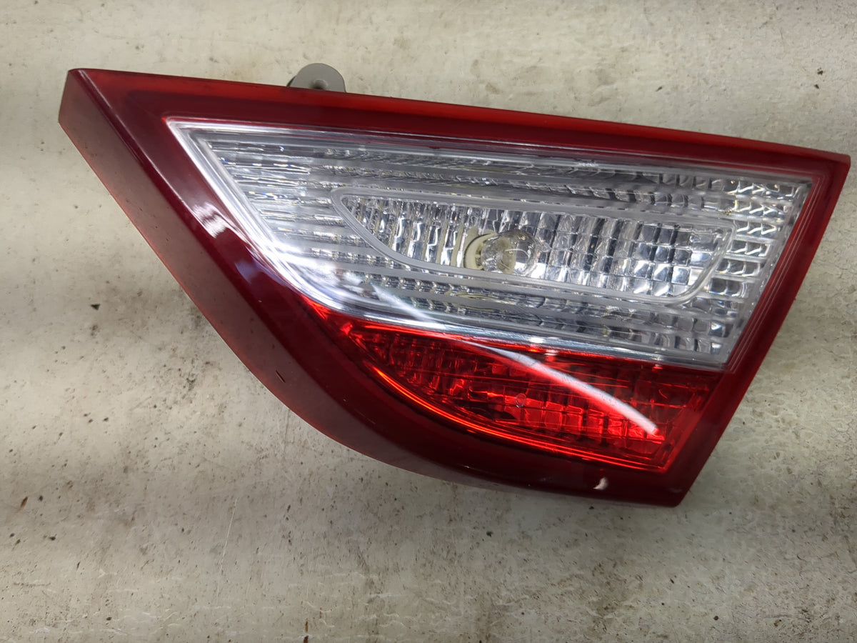 2011 Hyundai Sonata Passenger Right Side Deck Lid Mounted Tail Light 1513776 - Oemusedautoparts1.com