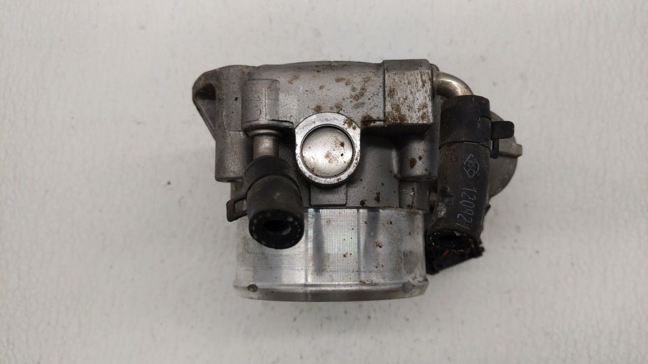 2011-2014 Hyundai Sonata Throttle Body P/N:35100-2G700 Fits Fits 2011 2012 2013 2014 2015 2016 OEM Used Auto Parts - Oemused