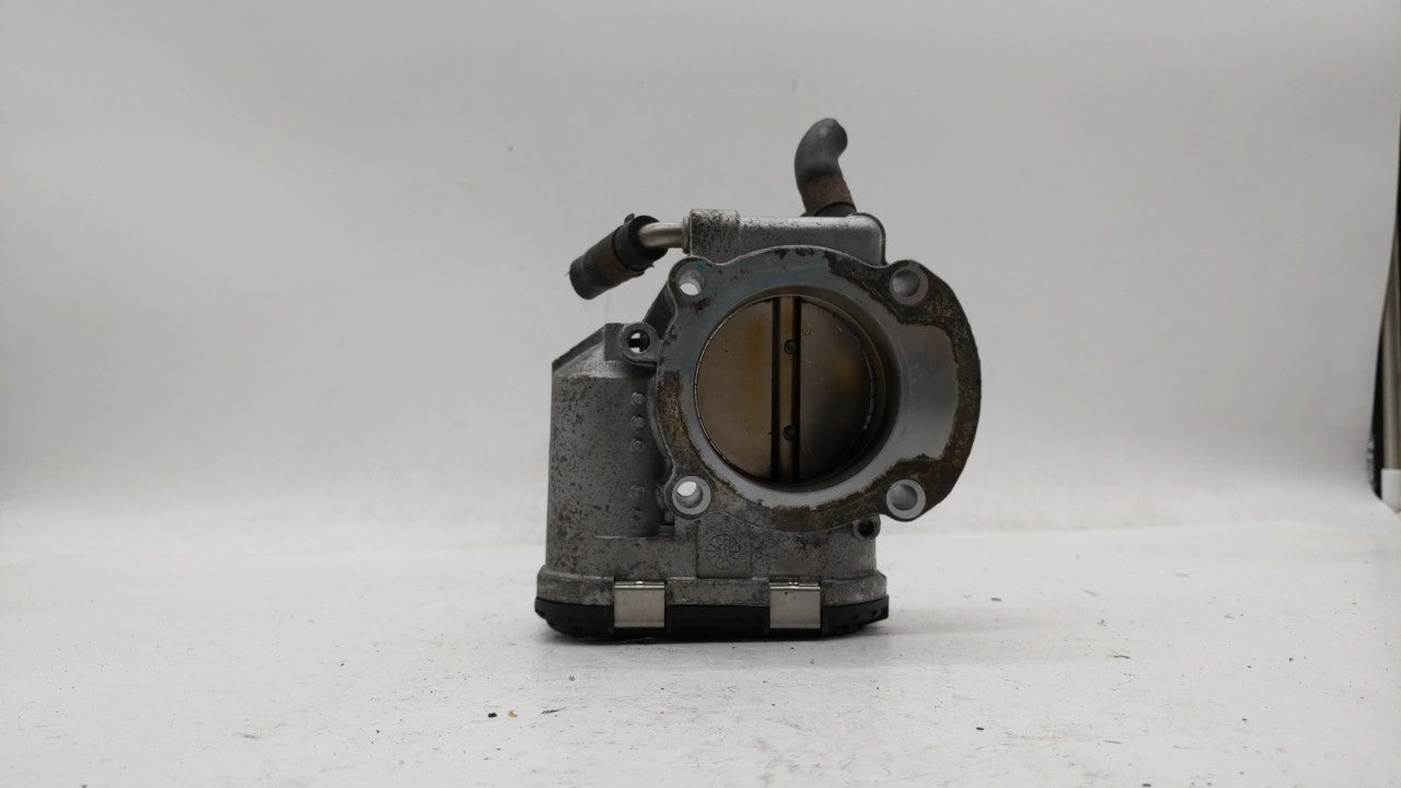 2011-2015 Hyundai Sonata Throttle Body P/N:35100-2G800 Fits Fits 2011 2012 2013 2014 2015 2016 OEM Used Auto Parts - Oemused