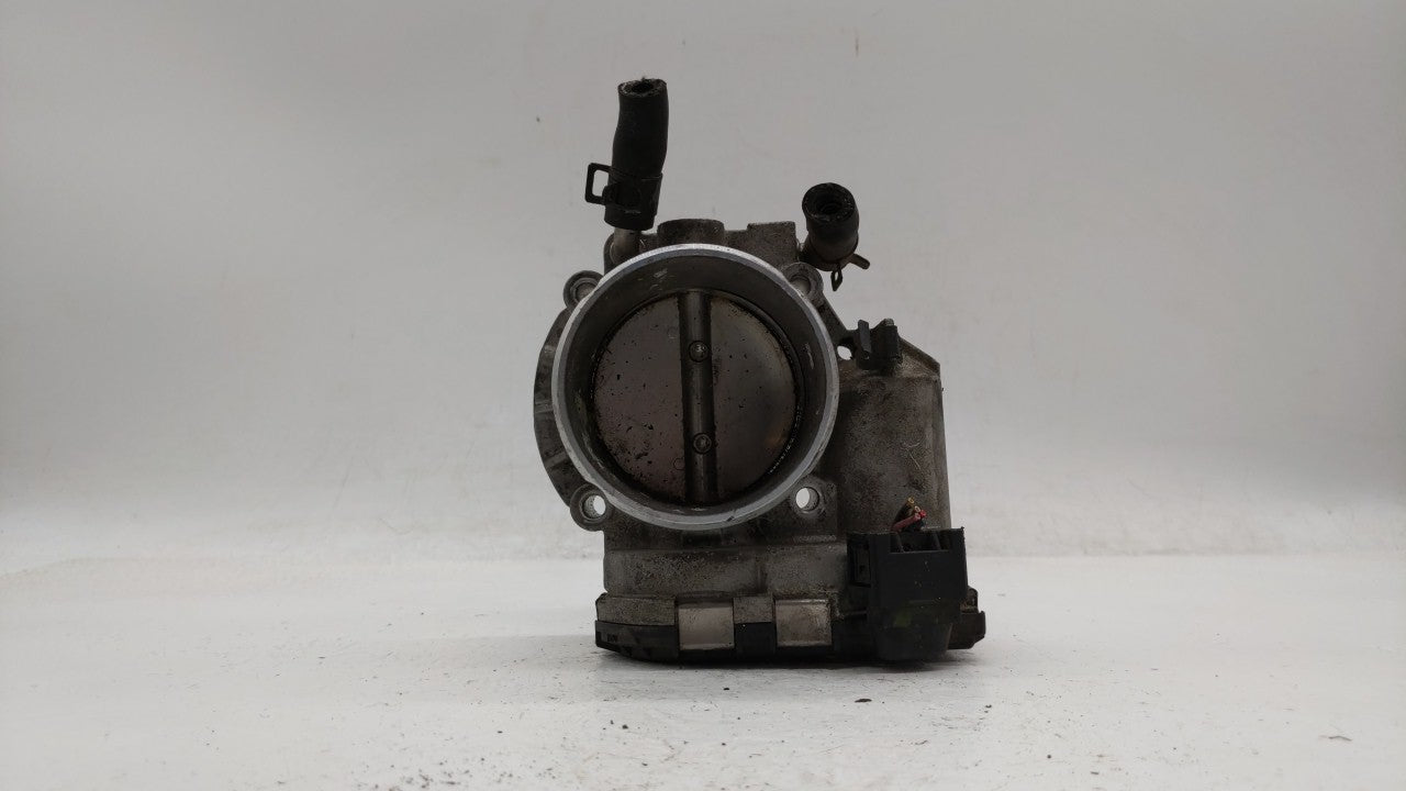 2011-2014 Hyundai Sonata Throttle Body P/N:35100-2G700 Fits Fits 2011 2012 2013 2014 2015 2016 OEM Used Auto Parts - Oemused