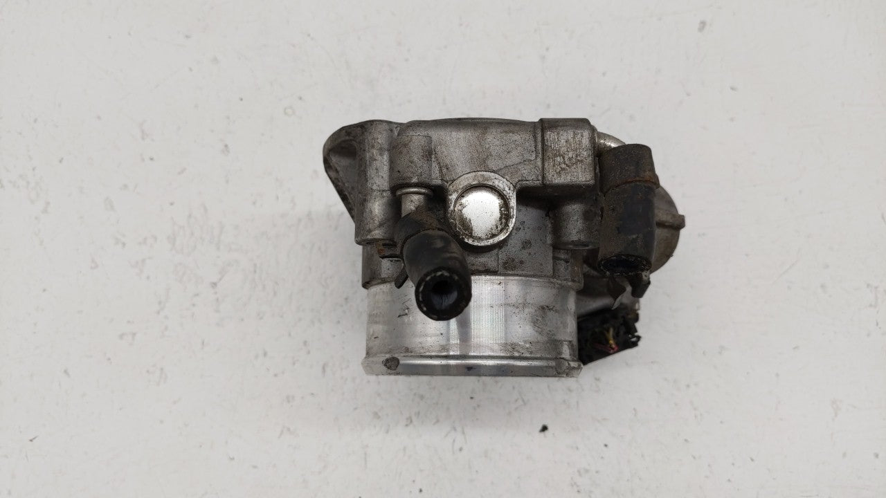 2011-2014 Hyundai Sonata Throttle Body P/N:35100-2G700 Fits Fits 2011 2012 2013 2014 2015 2016 OEM Used Auto Parts - Oemused
