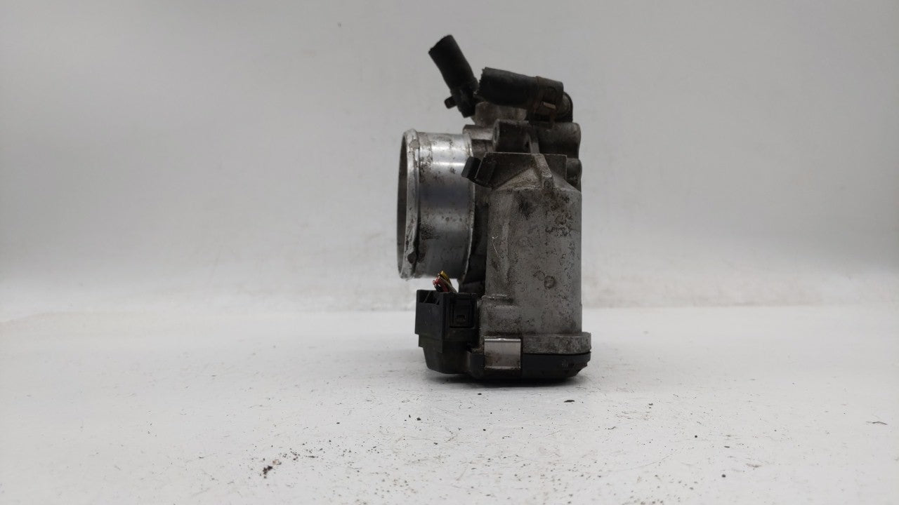 2011-2014 Hyundai Sonata Throttle Body P/N:35100-2G700 Fits Fits 2011 2012 2013 2014 2015 2016 OEM Used Auto Parts - Oemused