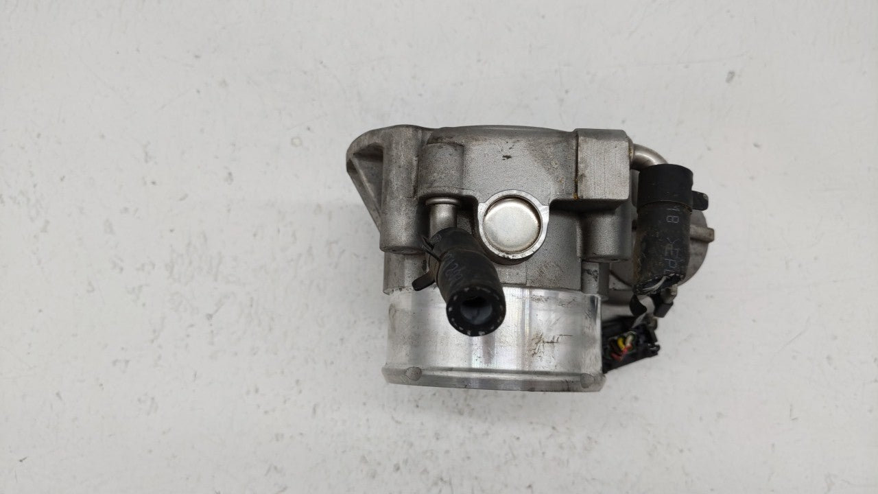2011-2014 Hyundai Sonata Throttle Body P/N:35100-2G700 Fits Fits 2011 2012 2013 2014 2015 2016 OEM Used Auto Parts - Oemused