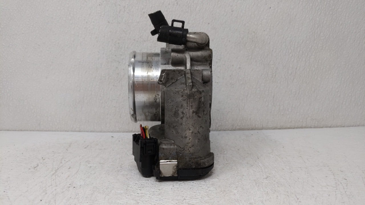 2011-2014 Hyundai Sonata Throttle Body P/N:35100-2G700 Fits Fits 2011 2012 2013 2014 2015 2016 OEM Used Auto Parts - Oemused