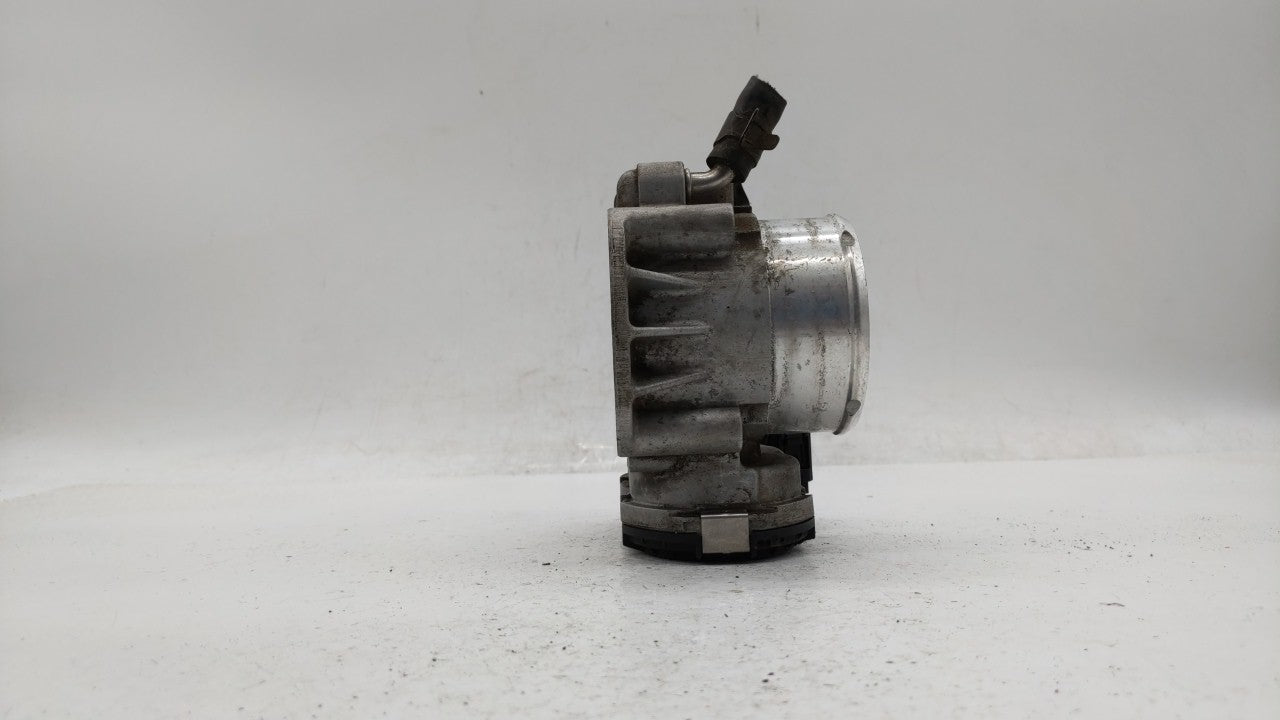 2011-2014 Hyundai Sonata Throttle Body P/N:35100-2G700 Fits Fits 2011 2012 2013 2014 2015 2016 OEM Used Auto Parts - Oemused