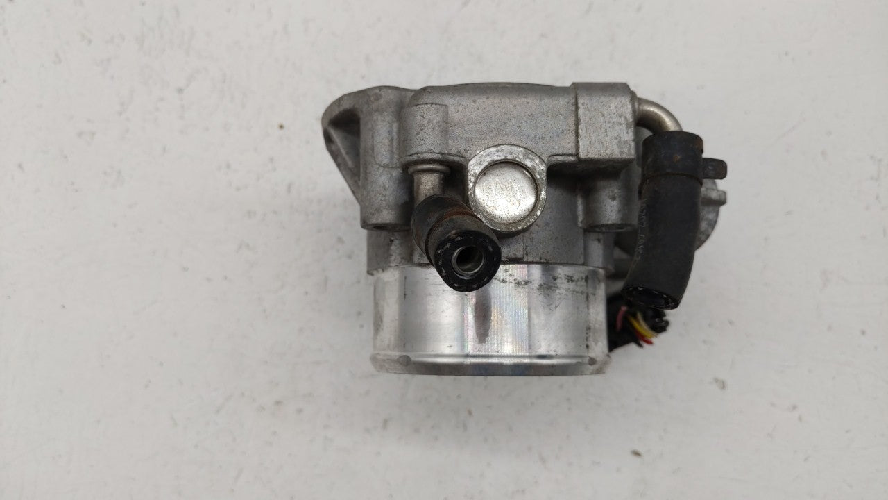 2011-2014 Hyundai Sonata Throttle Body P/N:35100-2G700 Fits Fits 2011 2012 2013 2014 2015 2016 OEM Used Auto Parts - Oemused
