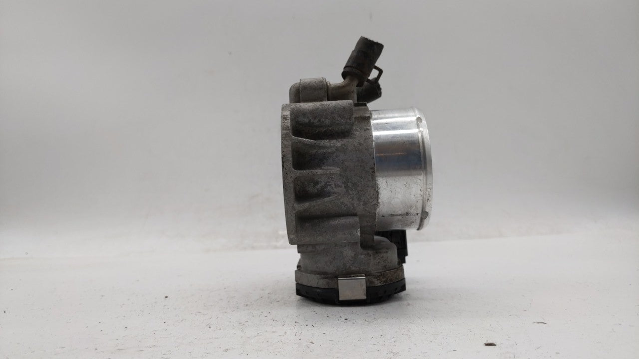 2011-2014 Hyundai Sonata Throttle Body P/N:35100-2G700 Fits Fits 2011 2012 2013 2014 2015 2016 OEM Used Auto Parts - Oemused