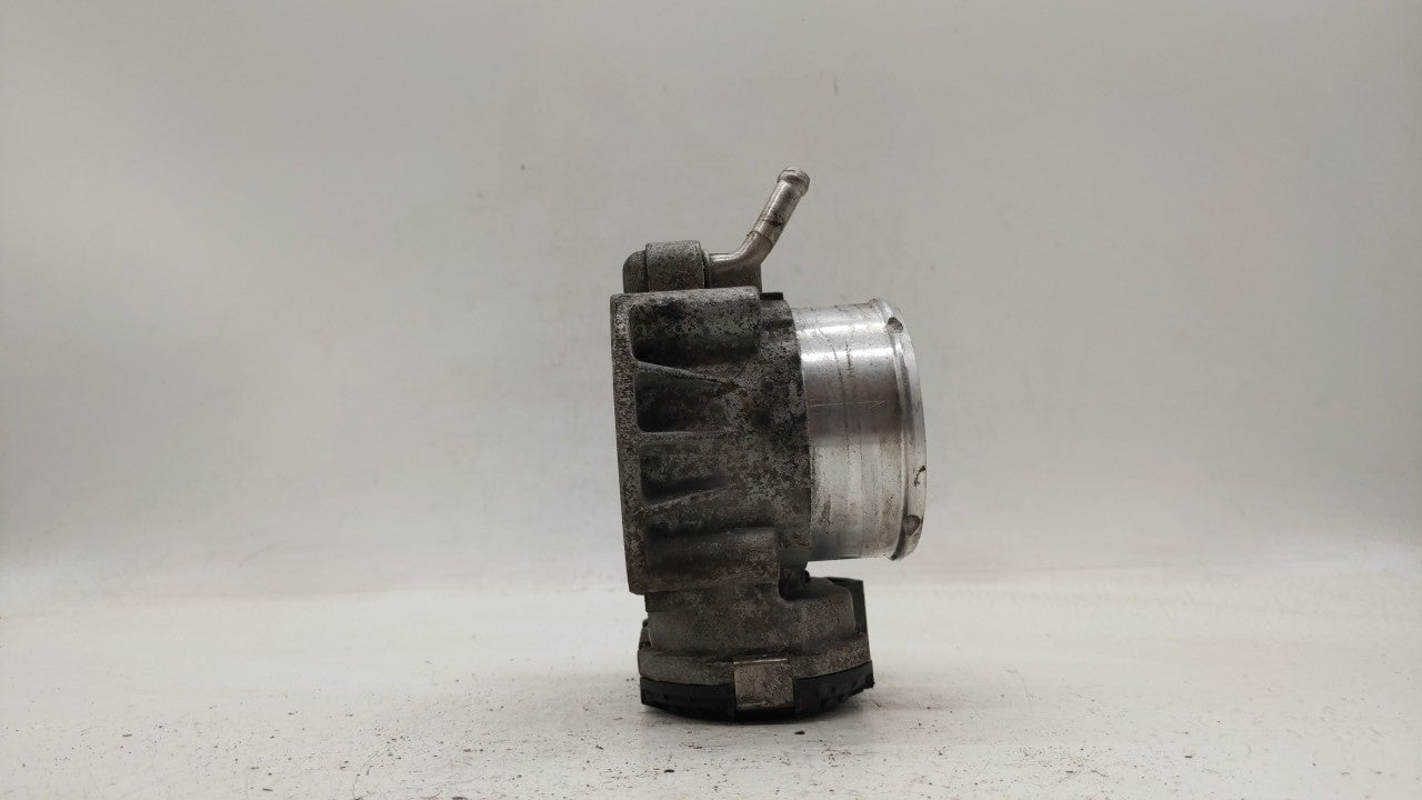 2011-2014 Hyundai Sonata Throttle Body P/N:35100-2G700 Fits Fits 2011 2012 2013 2014 2015 2016 OEM Used Auto Parts - Oemused