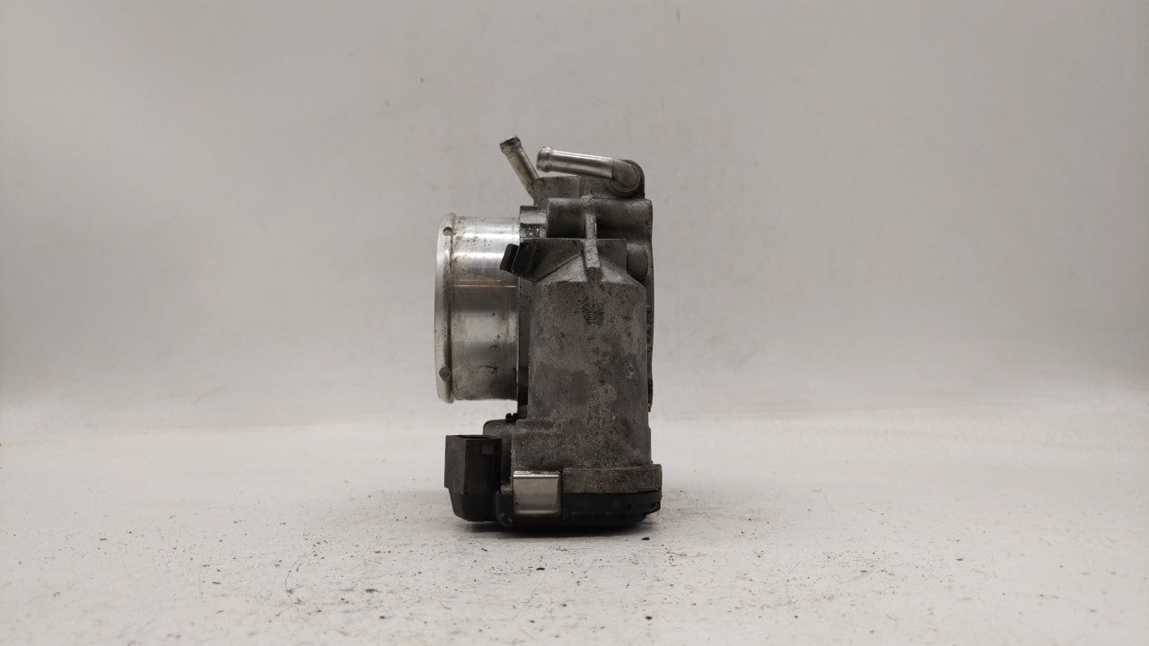 2011-2014 Hyundai Sonata Throttle Body P/N:35100-2G700 Fits Fits 2011 2012 2013 2014 2015 2016 OEM Used Auto Parts - Oemused