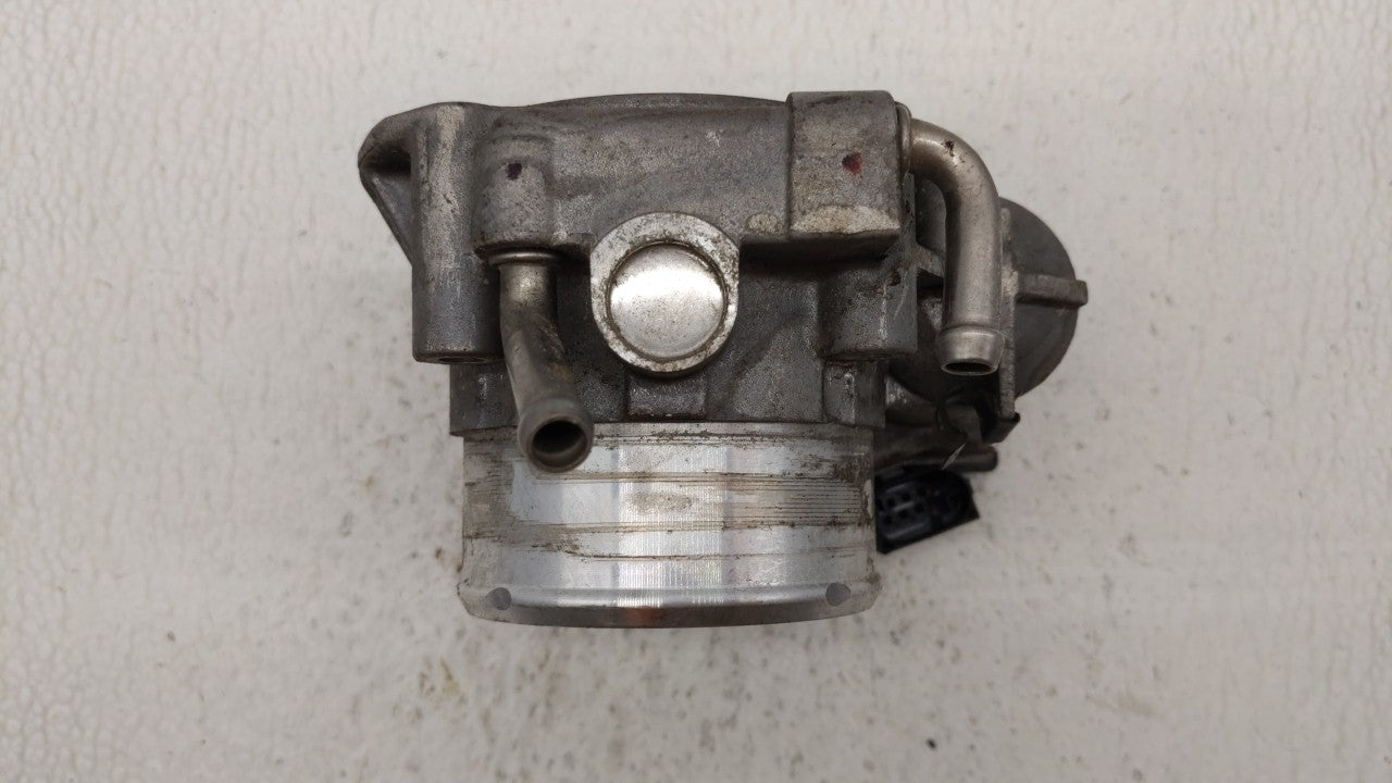 2011-2014 Hyundai Sonata Throttle Body P/N:35100-2G700 Fits Fits 2011 2012 2013 2014 2015 2016 OEM Used Auto Parts - Oemused
