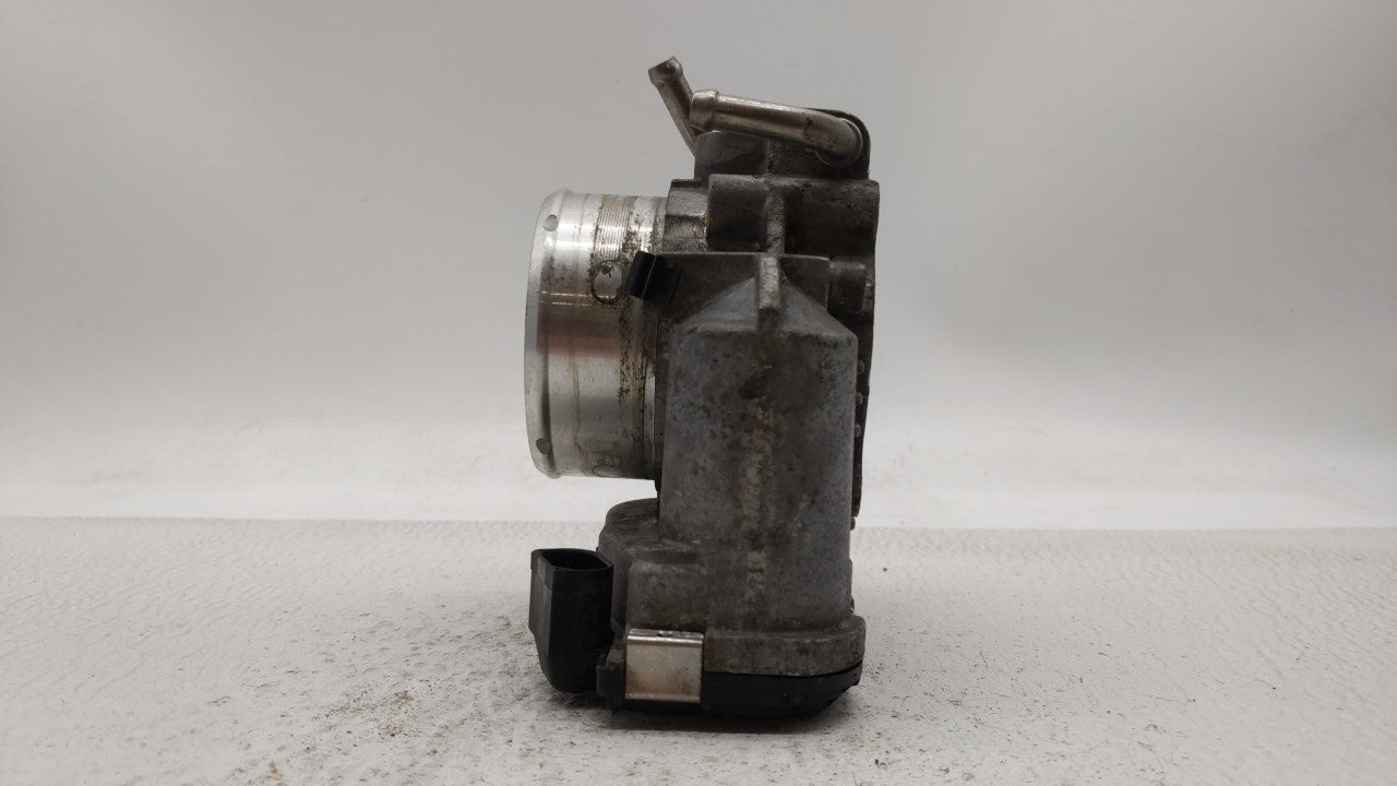 2011-2014 Hyundai Sonata Throttle Body P/N:35100-2G700 Fits Fits 2011 2012 2013 2014 2015 2016 OEM Used Auto Parts - Oemused