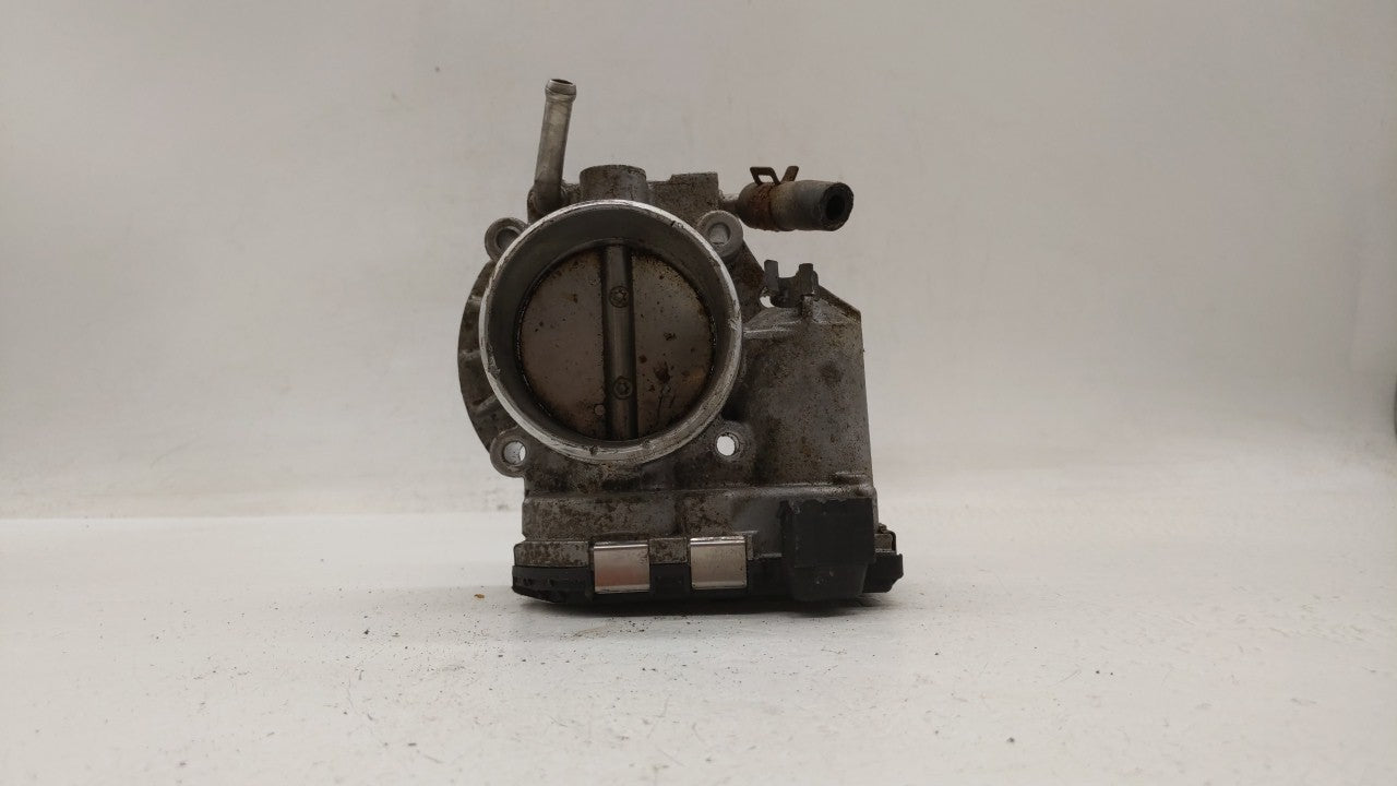 2011-2015 Hyundai Sonata Throttle Body P/N:35100-2G800 Fits Fits 2011 2012 2013 2014 2015 2016 OEM Used Auto Parts - Oemused