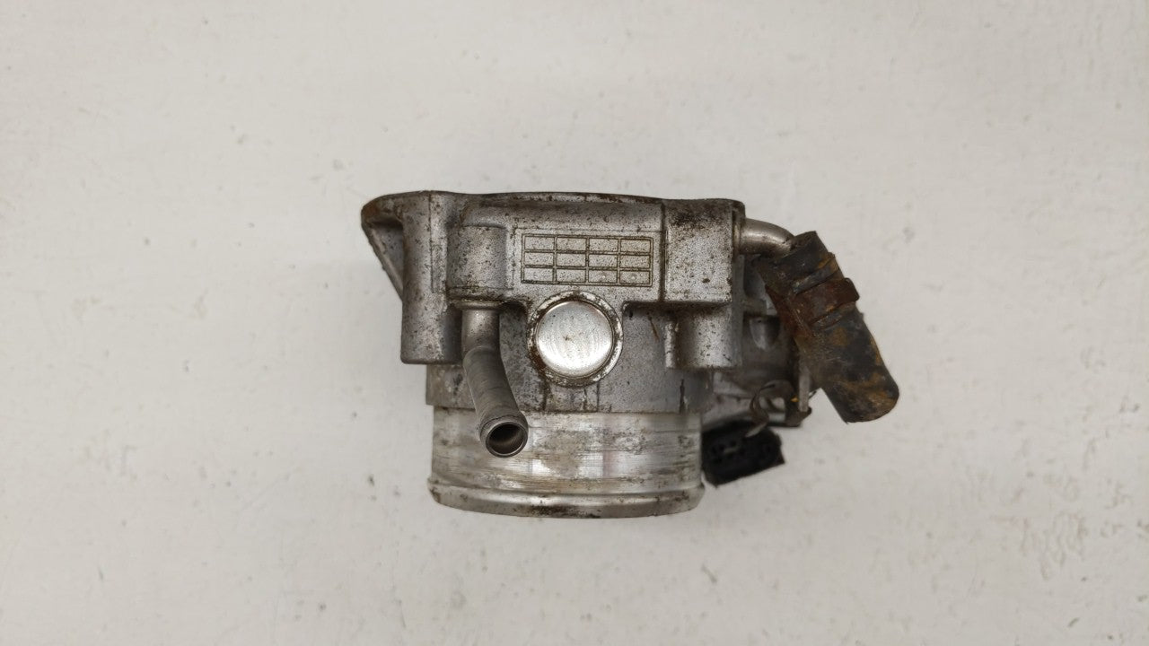 2011-2015 Hyundai Sonata Throttle Body P/N:35100-2G800 Fits Fits 2011 2012 2013 2014 2015 2016 OEM Used Auto Parts - Oemused