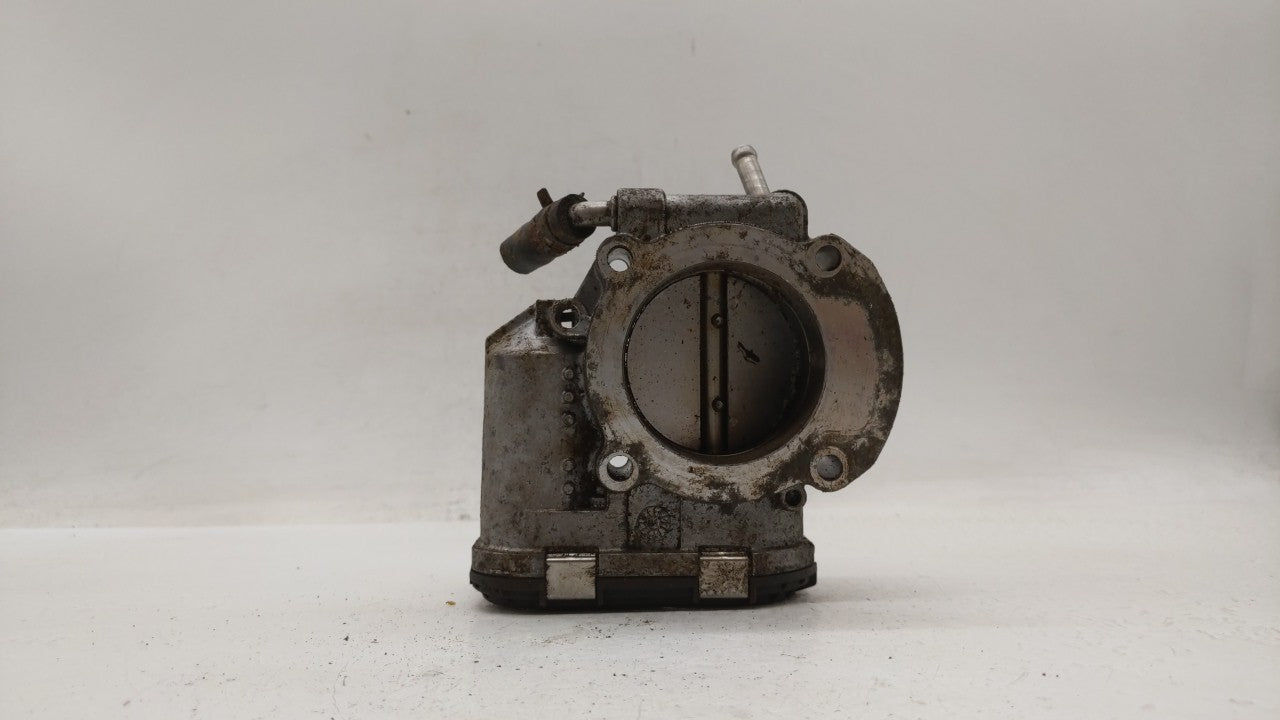 2011-2015 Hyundai Sonata Throttle Body P/N:35100-2G800 Fits Fits 2011 2012 2013 2014 2015 2016 OEM Used Auto Parts - Oemused