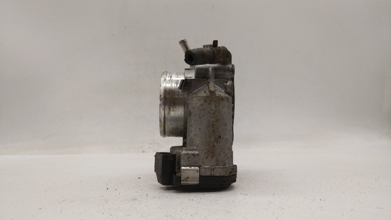 2011-2015 Hyundai Sonata Throttle Body P/N:35100-2G800 Fits Fits 2011 2012 2013 2014 2015 2016 OEM Used Auto Parts - Oemused