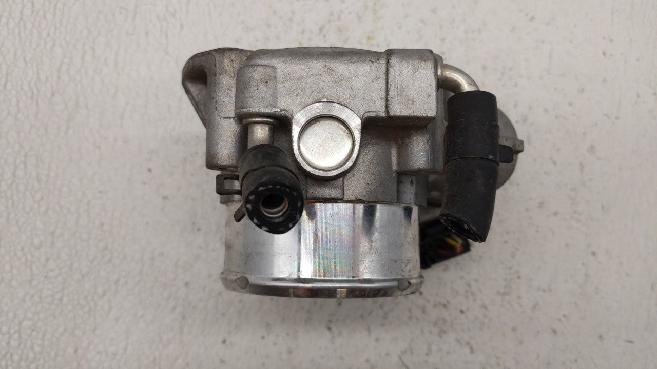 2011-2014 Hyundai Sonata Throttle Body P/N:35100-2G700 Fits Fits 2011 2012 2013 2014 2015 2016 OEM Used Auto Parts - Oemused