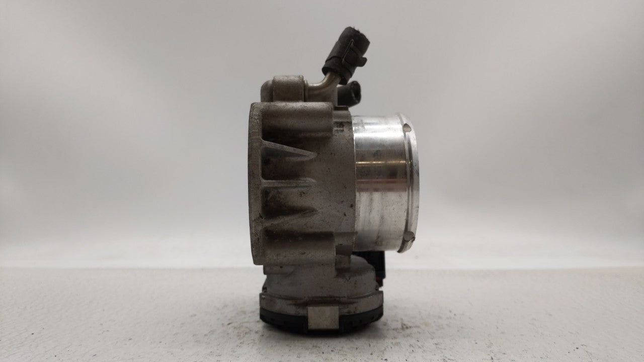 2011-2014 Hyundai Sonata Throttle Body P/N:35100-2G700 Fits Fits 2011 2012 2013 2014 2015 2016 OEM Used Auto Parts - Oemused