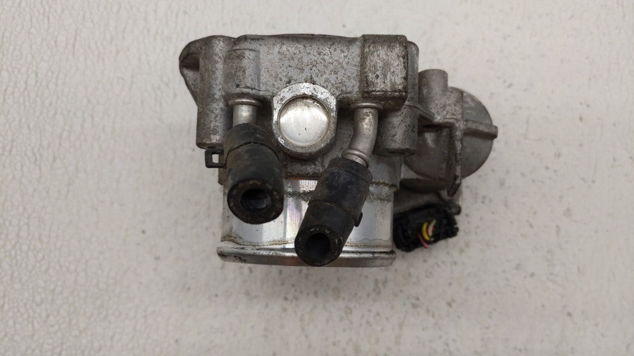 2011-2014 Hyundai Sonata Throttle Body P/N:35100-2G710 Fits Fits 2011 2012 2013 2014 2015 2016 OEM Used Auto Parts - Oemused
