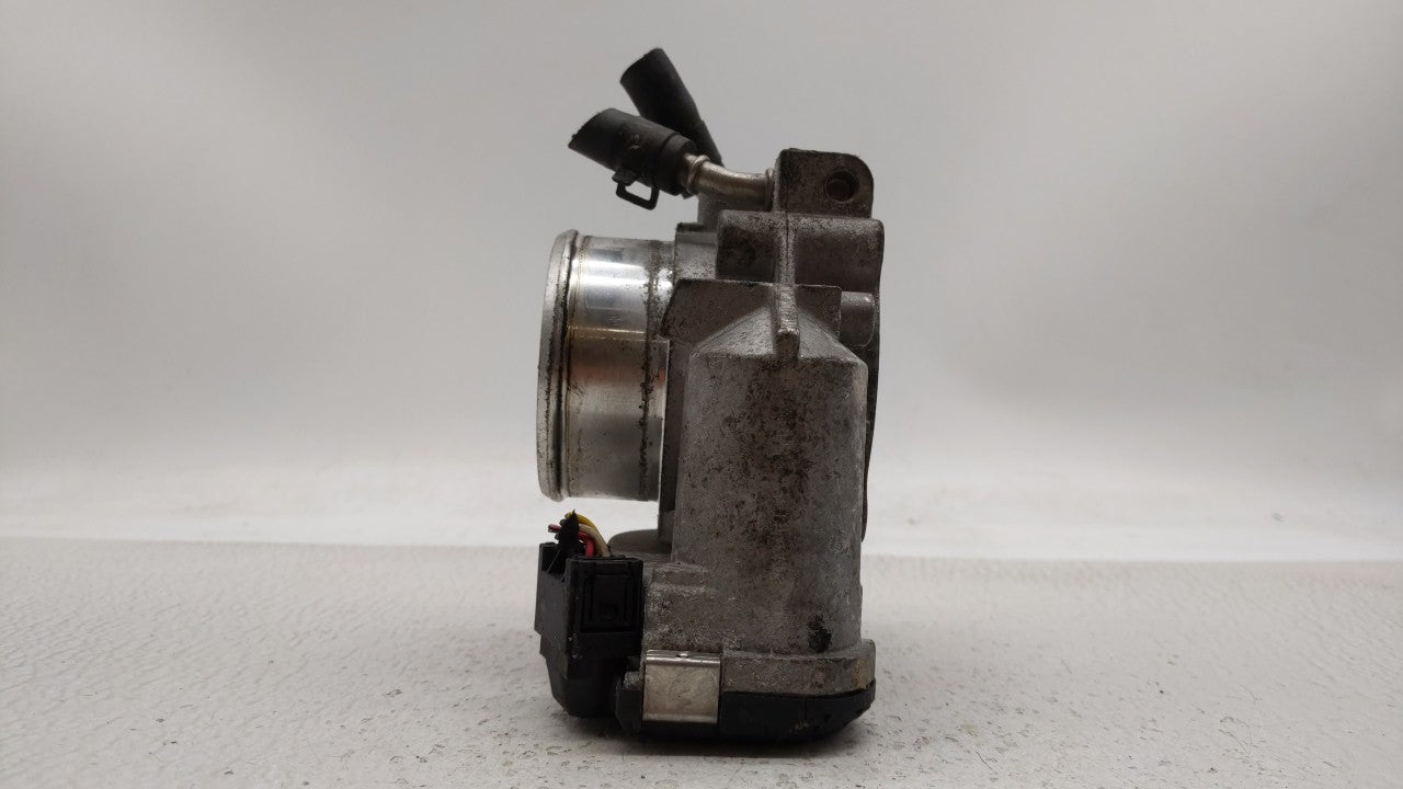 2011-2014 Hyundai Sonata Throttle Body P/N:35100-2G710 Fits Fits 2011 2012 2013 2014 2015 2016 OEM Used Auto Parts - Oemused