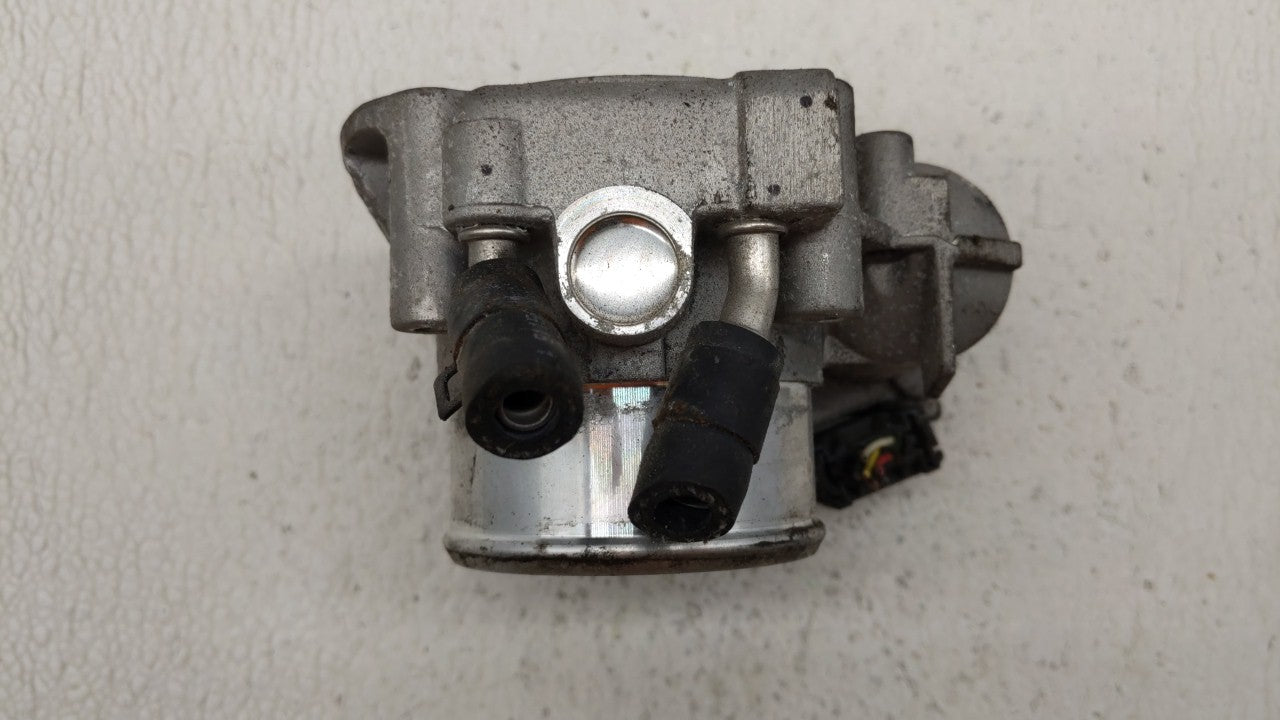 2011-2014 Hyundai Sonata Throttle Body P/N:35100-2G710 Fits Fits 2011 2012 2013 2014 2015 2016 OEM Used Auto Parts - Oemused