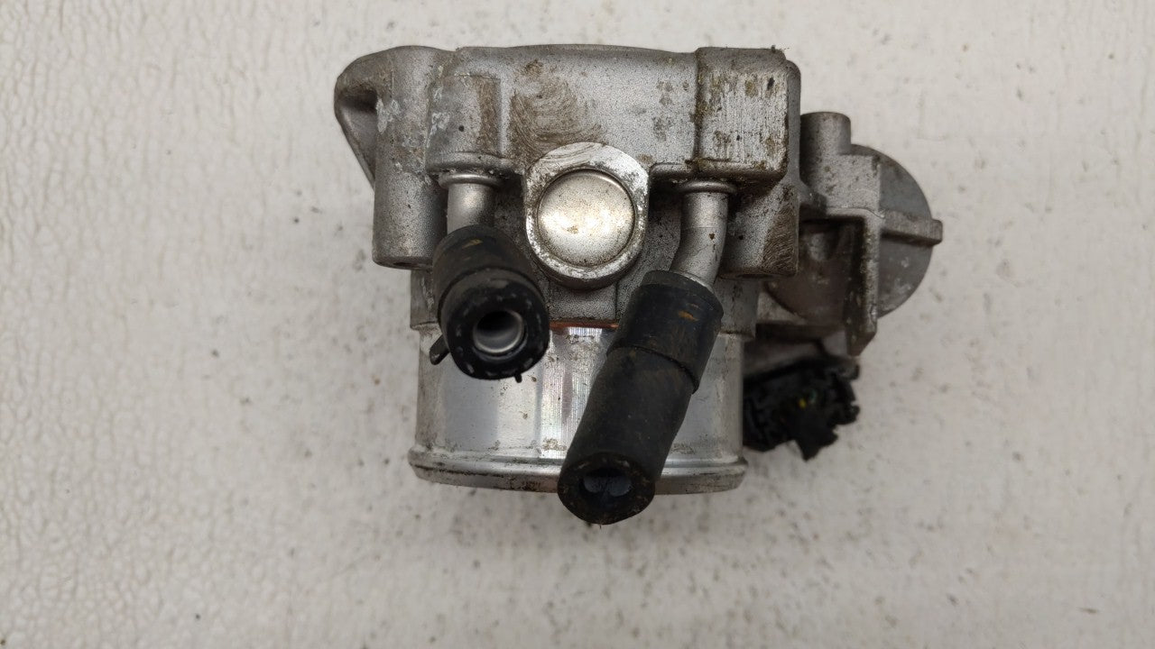 2011-2014 Hyundai Sonata Throttle Body P/N:35100-2G710 Fits Fits 2011 2012 2013 2014 2015 2016 OEM Used Auto Parts - Oemused