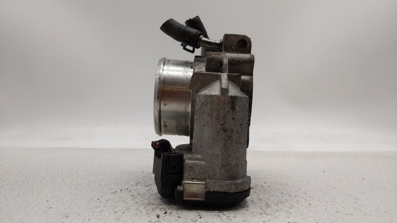 2011-2014 Hyundai Sonata Throttle Body P/N:35100-2G710 Fits Fits 2011 2012 2013 2014 2015 2016 OEM Used Auto Parts - Oemused