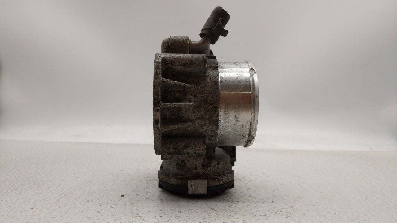 2011-2014 Hyundai Sonata Throttle Body P/N:35100-2G700 Fits Fits 2011 2012 2013 2014 2015 2016 OEM Used Auto Parts - Oemused