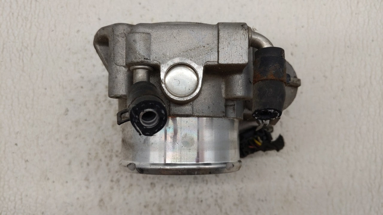 2011-2014 Hyundai Sonata Throttle Body P/N:35100-2G700 Fits Fits 2011 2012 2013 2014 2015 2016 OEM Used Auto Parts - Oemused