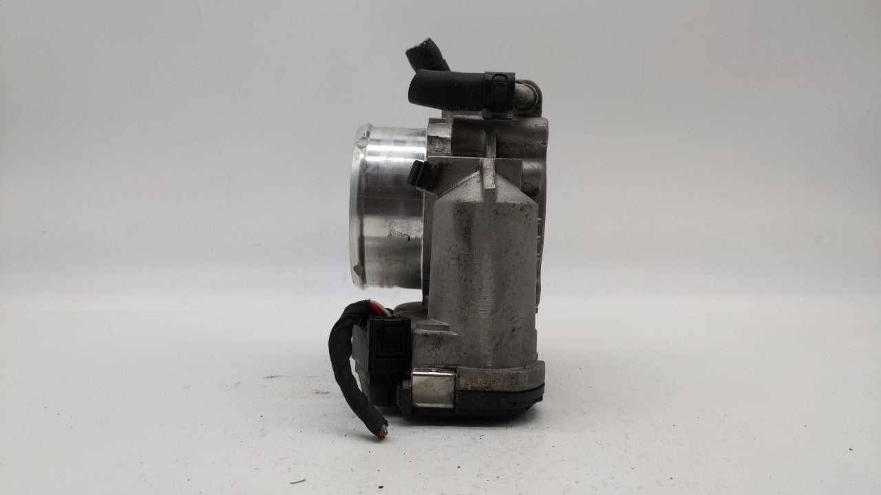 2011-2014 Hyundai Sonata Throttle Body P/N:35100-2G700 Fits Fits 2011 2012 2013 2014 2015 2016 OEM Used Auto Parts - Oemused