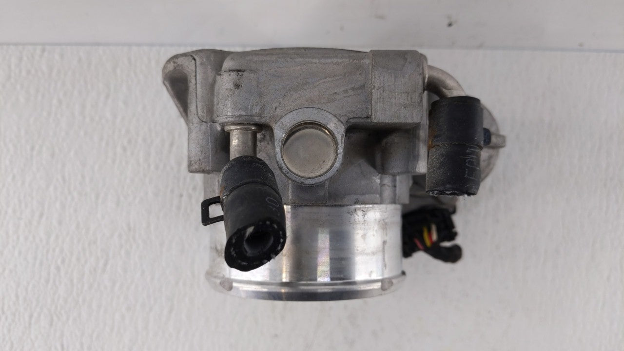 2011-2014 Hyundai Sonata Throttle Body P/N:35100-2G700 Fits Fits 2011 2012 2013 2014 2015 2016 OEM Used Auto Parts - Oemused