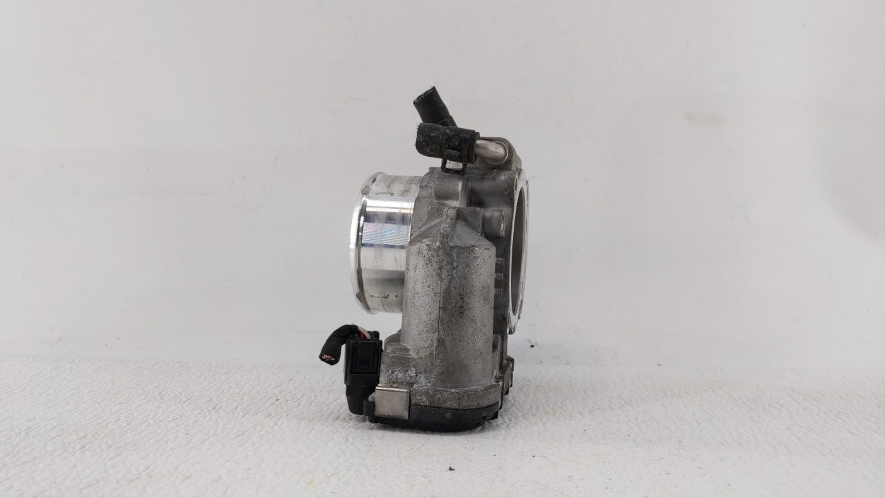 2011-2014 Hyundai Sonata Throttle Body P/N:35100-2G700 Fits Fits 2011 2012 2013 2014 2015 2016 OEM Used Auto Parts - Oemused
